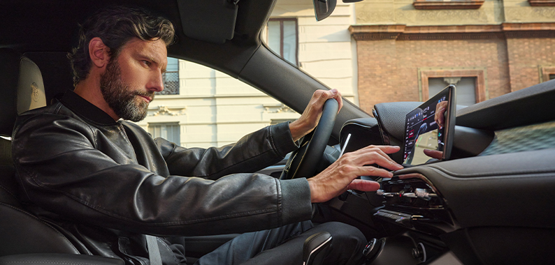 Scopri le informazioni riservate ai clienti di Giulia - Alfa Romeo