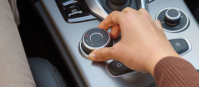Pannello centrale di Alfa Romeo Stelvio – Alfa Romeo