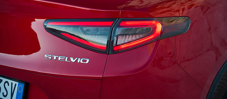 Alfa Romeo Stelvio: dettaglio fari posteriori – Alfa Romeo