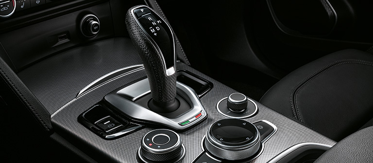 Stelvio: console centrale – Alfa Romeo